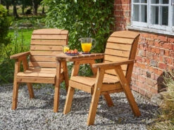 Richmond Companion Seat With Coffee Table